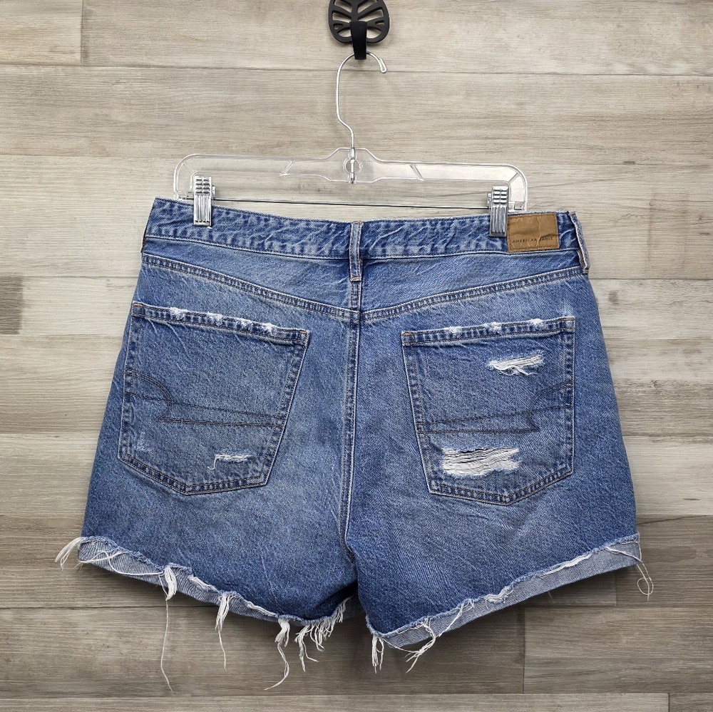 American Eagle Destroyed Medium Wash Tom Girl Shorts Womens Size 12 - Picture 11 of 15